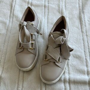 Women's Jo Mercer beige Sneakers